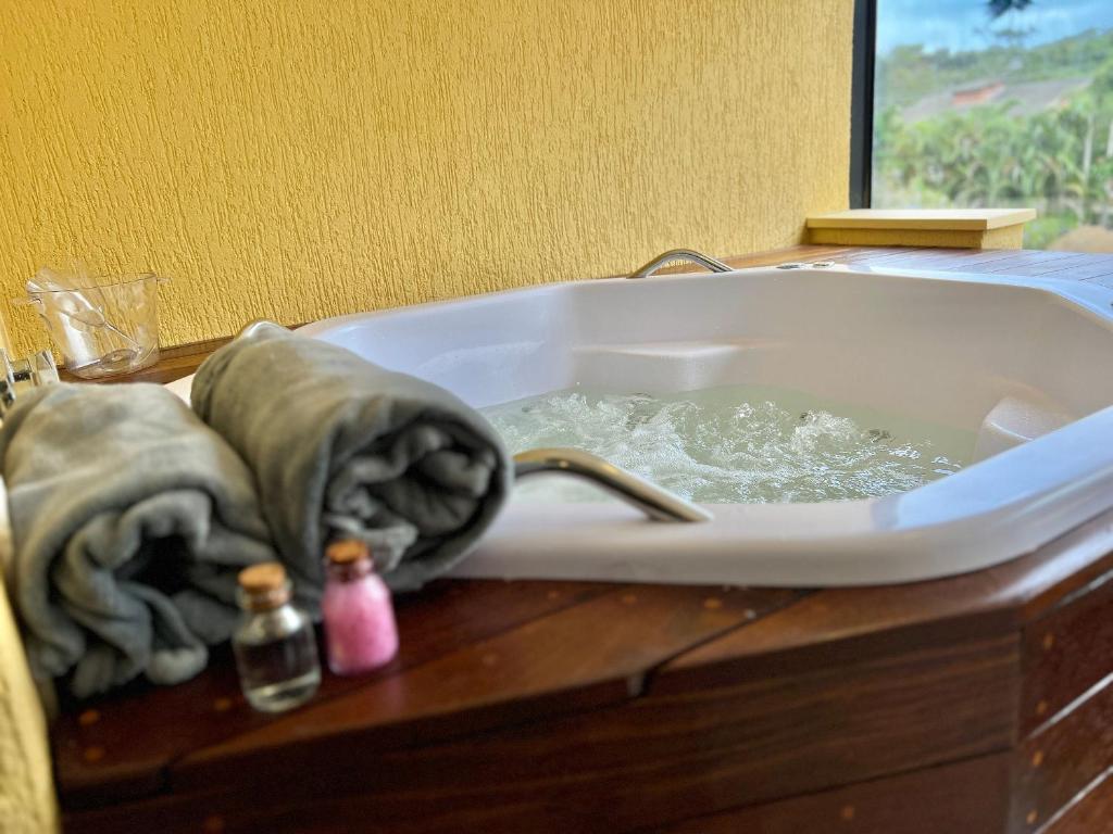 Fotografie z fotogalerie ubytování Relaxe na Jacuzzi c/ sais de banho á 300m da Praia v destinaci São Sebastião