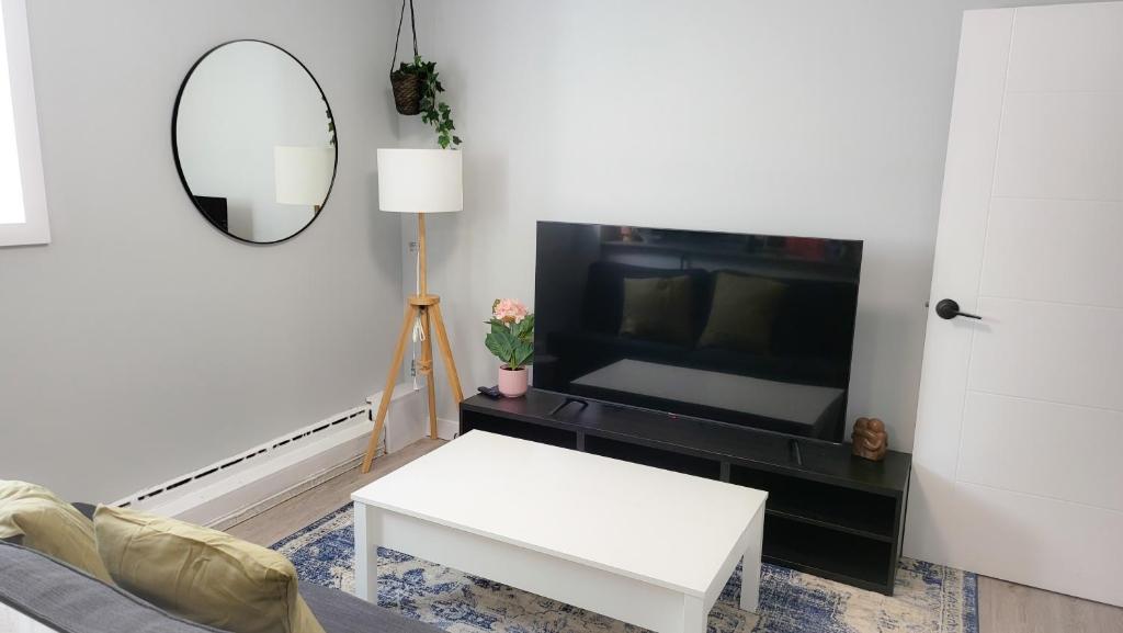 JstLikeHome - Serenity Suites & Guesthouse - Resim 31