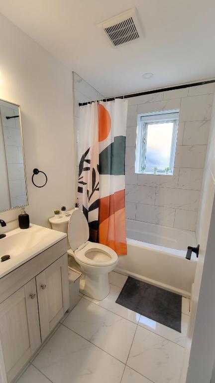 JstLikeHome - Serenity Suites & Guesthouse - Resim 34