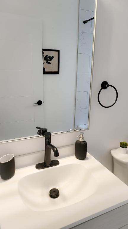 JstLikeHome - Serenity Suites & Guesthouse - Resim 35