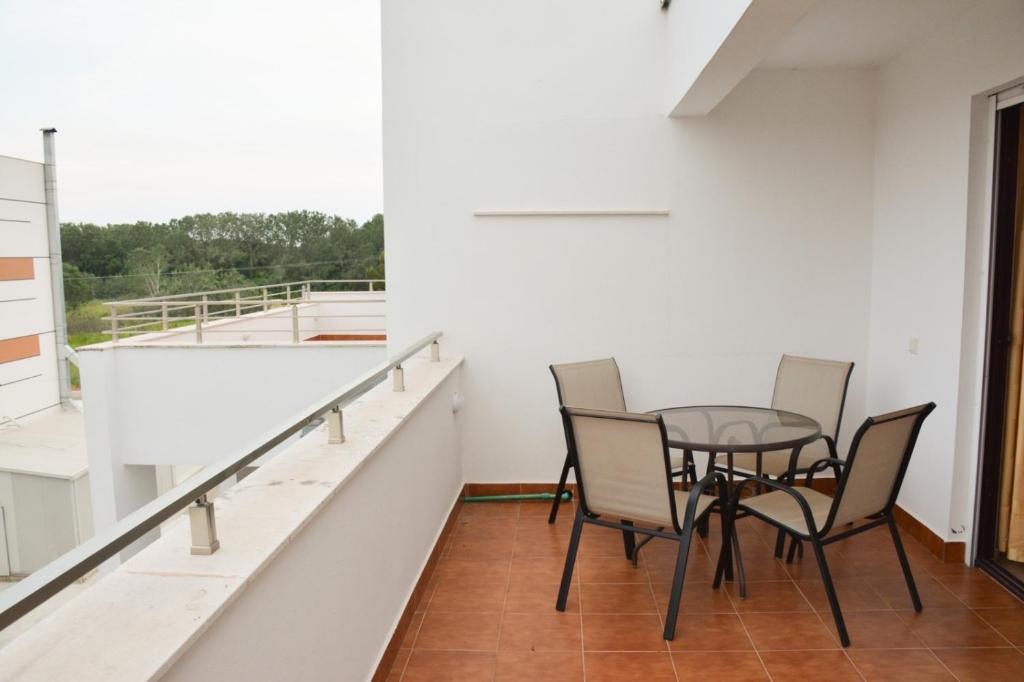 Balkón nebo terasa v ubytování Buzuku House