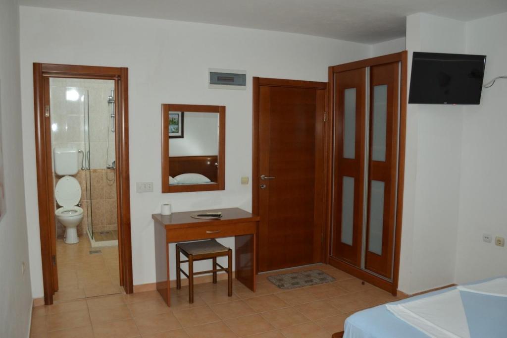 Koupelna v ubytování Buzuku House