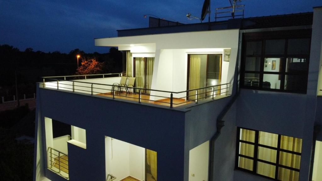 Balkón nebo terasa v ubytování Buzuku House