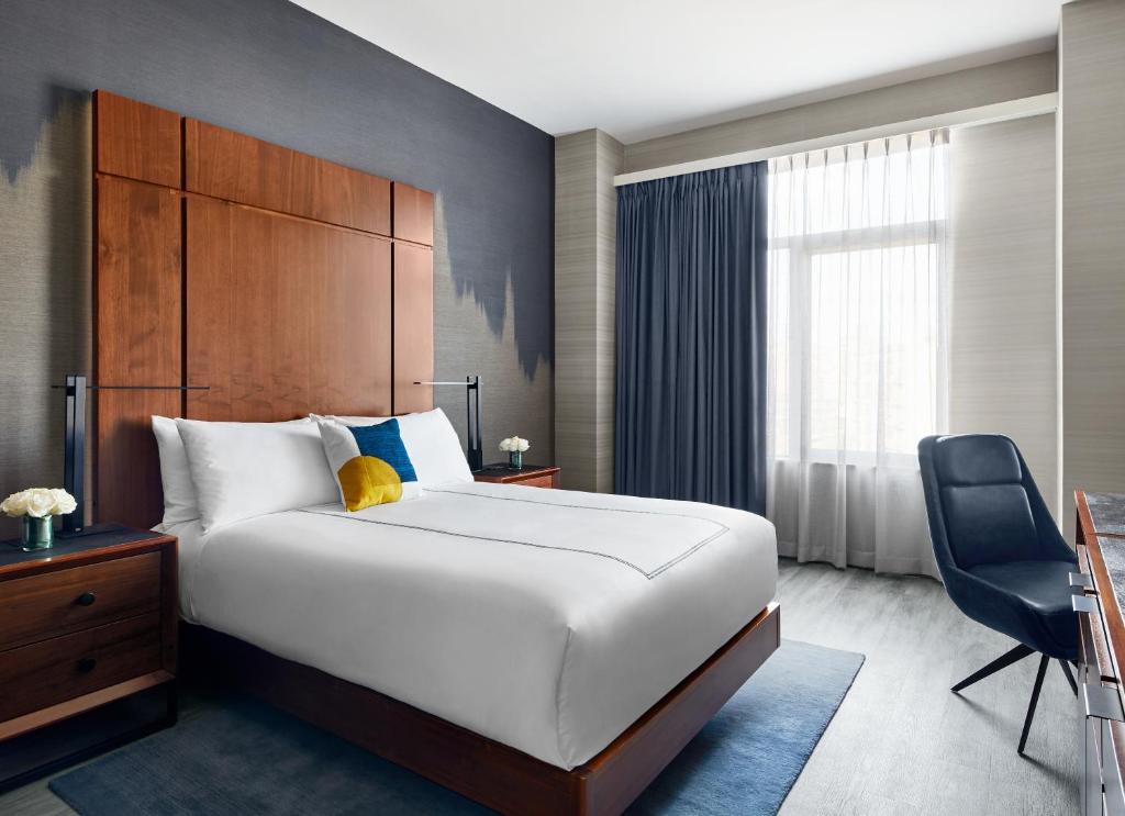 Gansevoort Meatpacking - Accessible Queen Superior Room