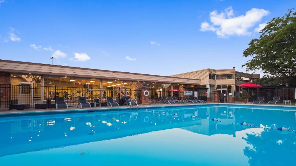 Best Western St Catharines Hotel &amp; Conference Centre, St 