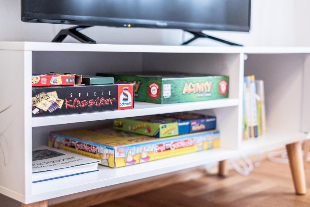Knihovna v apartmánu