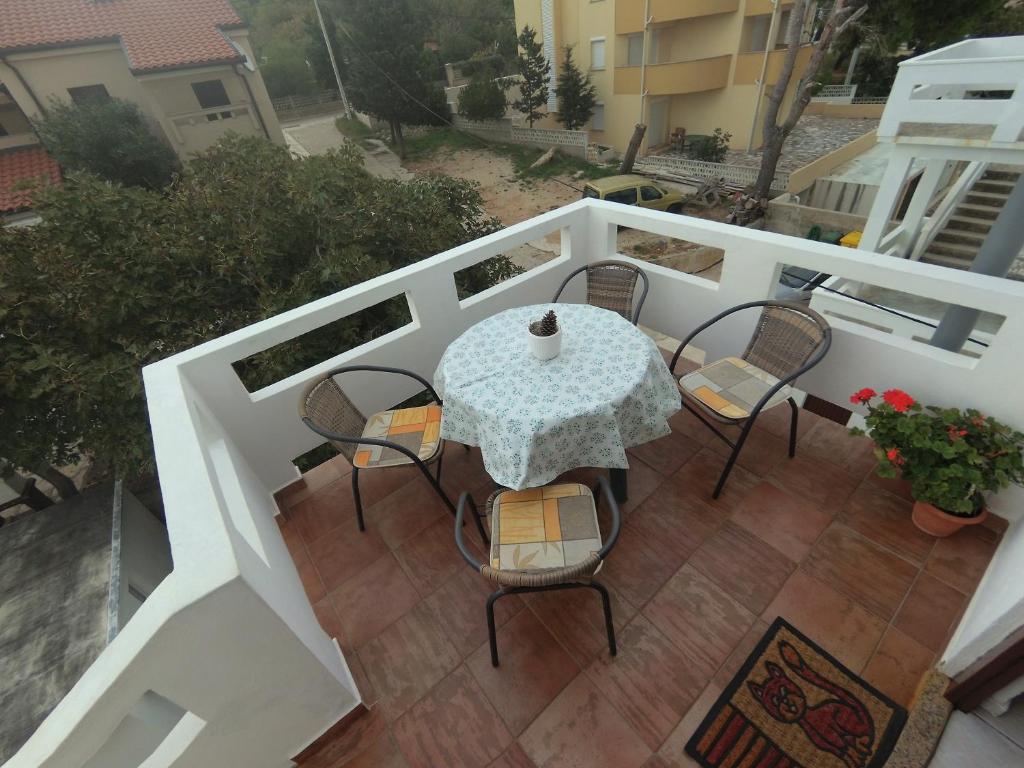 Balkón nebo terasa v ubytování Apartments by the sea Stara Novalja, Pag - 4153