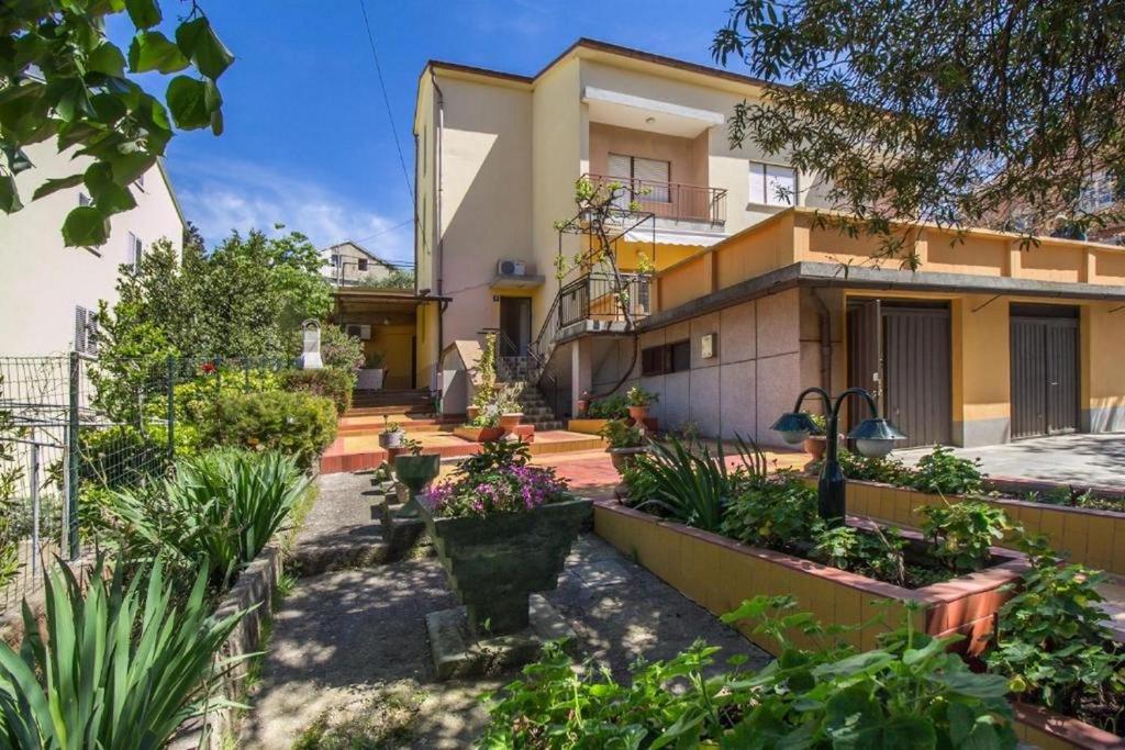 Apartments with a parking space Losinj, Losinj - 20930