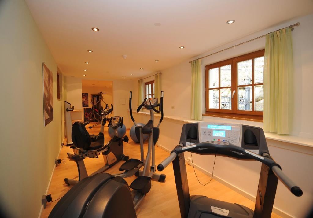 Posilňovňa alebo fitness centrum v ubytovaní Hotel Gasthof Waldschenke