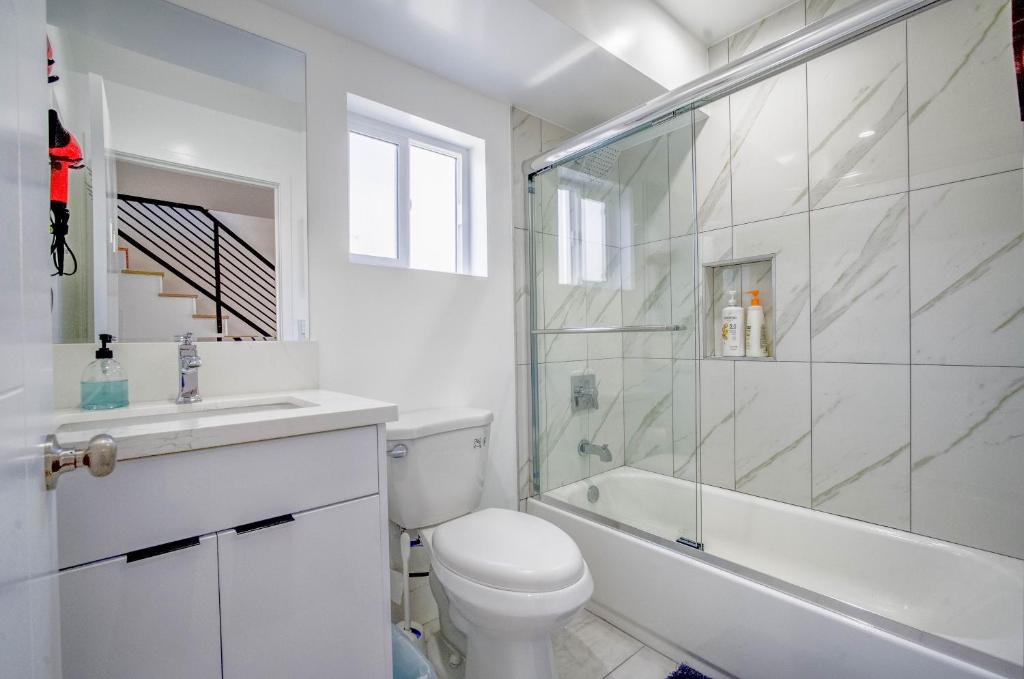 Modern Townhouses in Studio City - Apartment