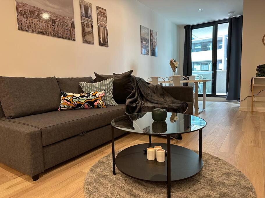Comfy 1BR Apartment Central City, Canberra (updated prices 2024)