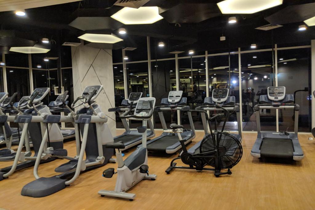 Fitness centrum a/nebo fitness zařízení v ubytování Pentacity Hotel Balikpapan