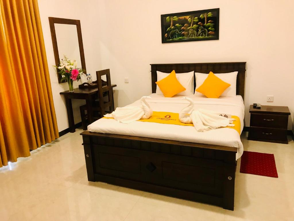 Queensland Hotel - 1