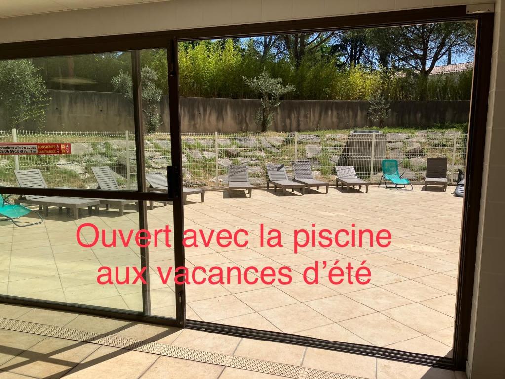 Fotografia z galérie ubytovania Superbe appartement à Uzès avec place de parking v destinácii Uzès