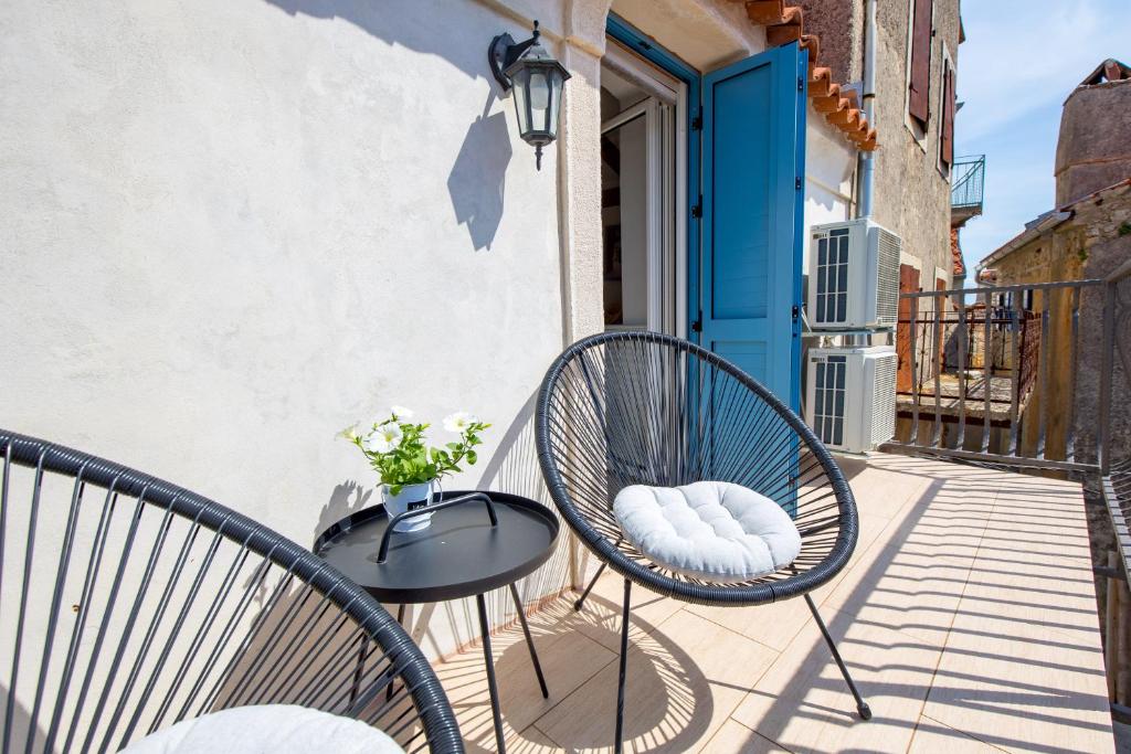 Балкон или терраса в Mediterranean house Markoc new renovated!