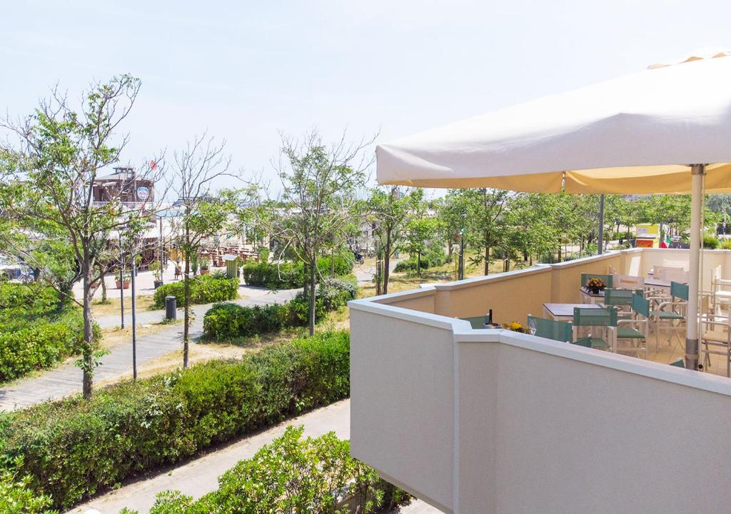 Fotografie z fotogalerie ubytování Hotel Paloma Beach Front Chiringuitos Time v Rimini