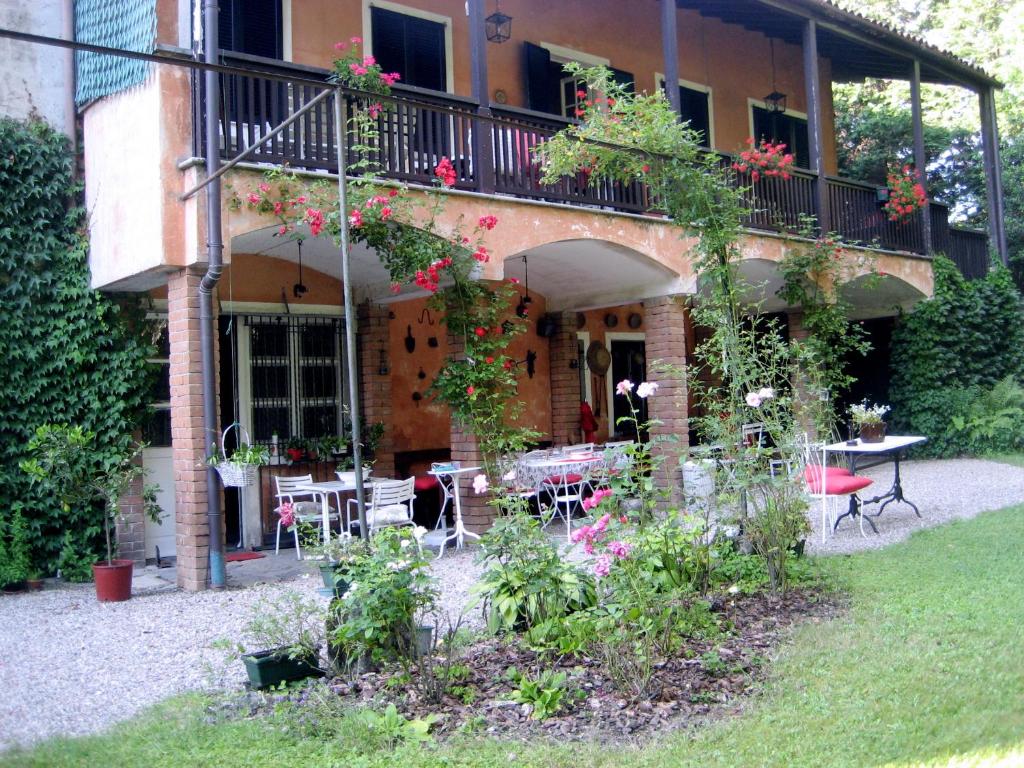 A garden outside Il Faggio Rosso