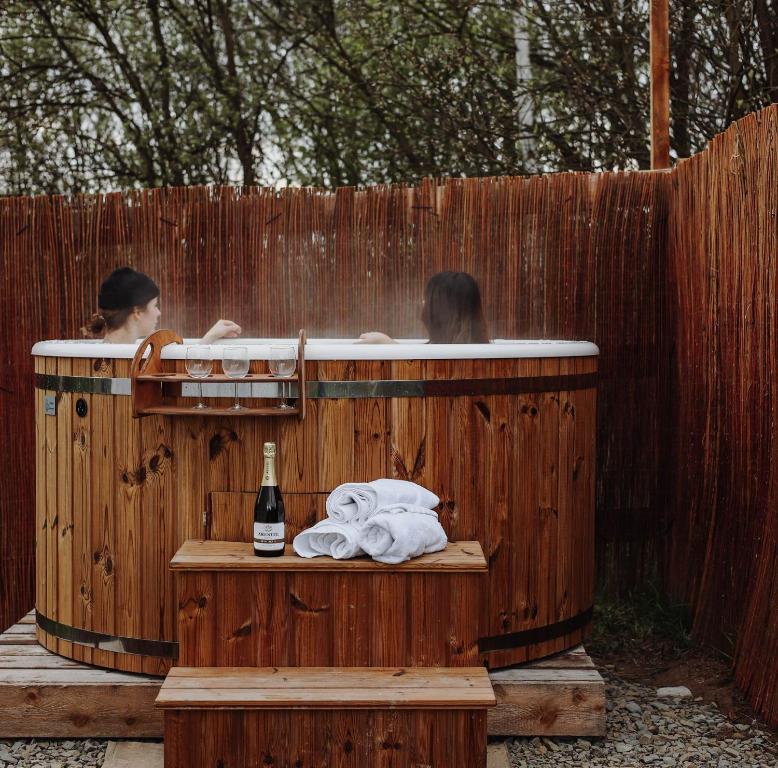 Fotografie z fotogalerie ubytování Glamping Biała Czapla z balią nad jeziorem czorsztyńskim v destinaci Maniowy
