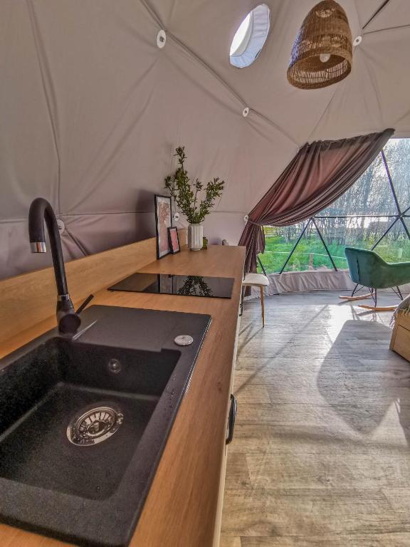 Fotografie z fotogalerie ubytování Glamping Biała Czapla z balią nad jeziorem czorsztyńskim v destinaci Maniowy