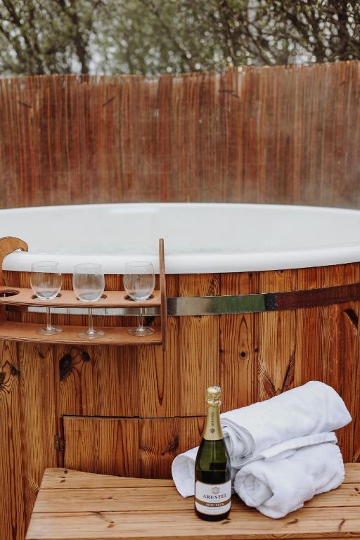 Fotografie z fotogalerie ubytování Glamping Biała Czapla z balią nad jeziorem czorsztyńskim v destinaci Maniowy