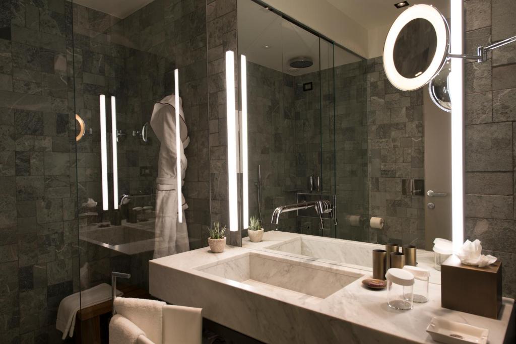 Koupelna v ubytování Grand Hotel Billia