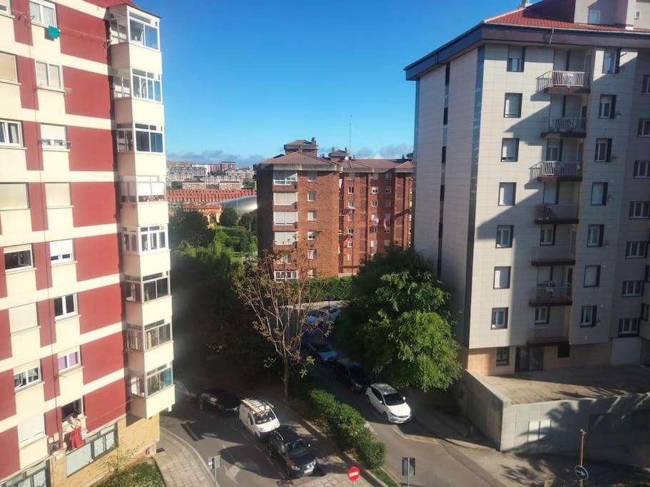 Fotografia z galérie ubytovania Playas cerca, 3 habitaciones, mucha luz natural, playas a 10' andando v destinácii Santander