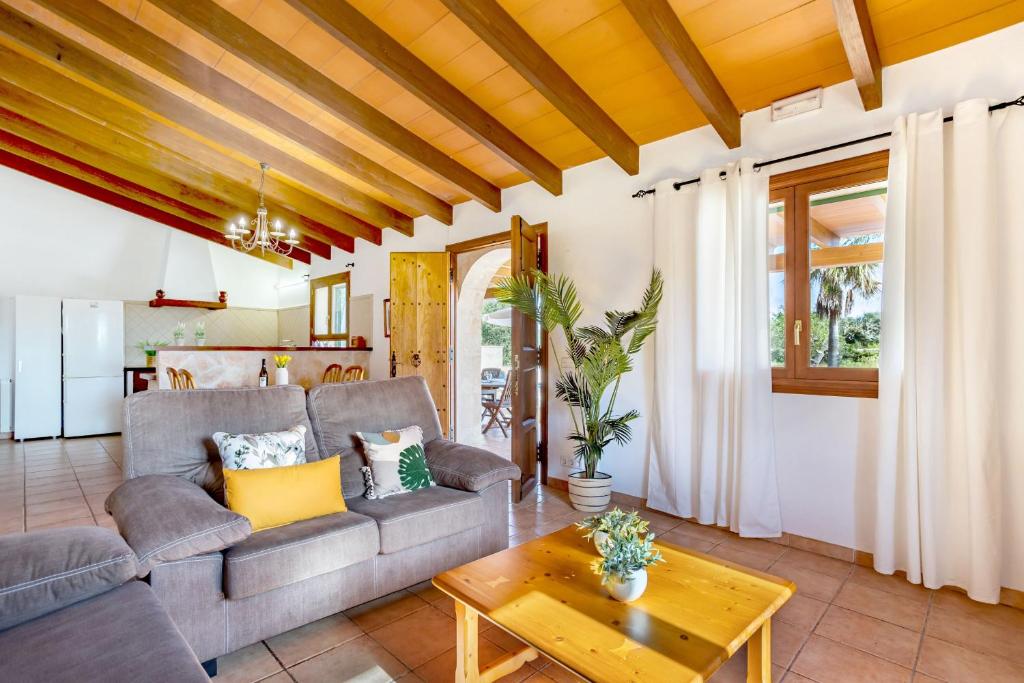 A seating area at Son Garrot by dracmallorca