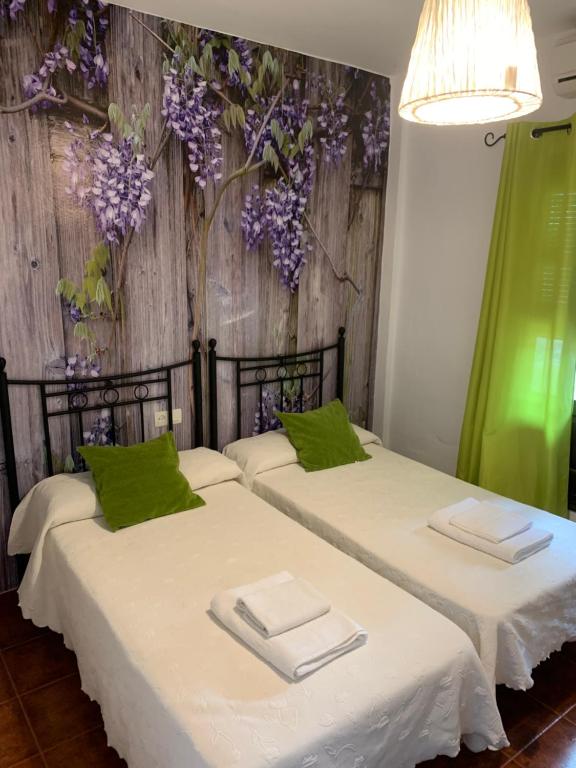 Postel nebo postele na pokoji v ubytování Villa en Frigiliana con Piscina y Jacuzzi