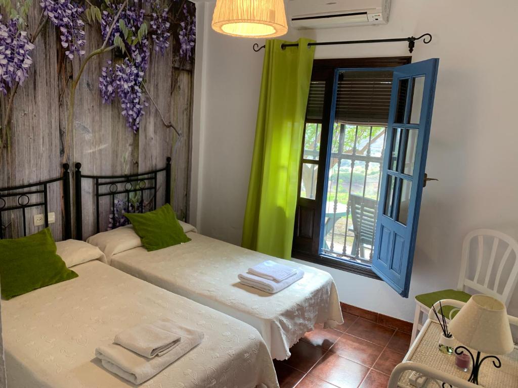 Postel nebo postele na pokoji v ubytování Villa en Frigiliana con Piscina y Jacuzzi