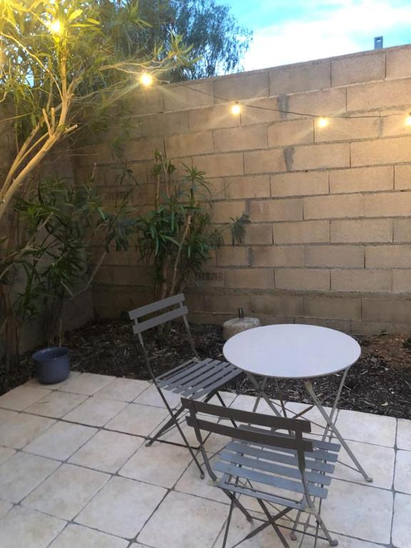 Patio nebo venkovní prostory v ubytování Gites de Lyse avec Jacuzzi