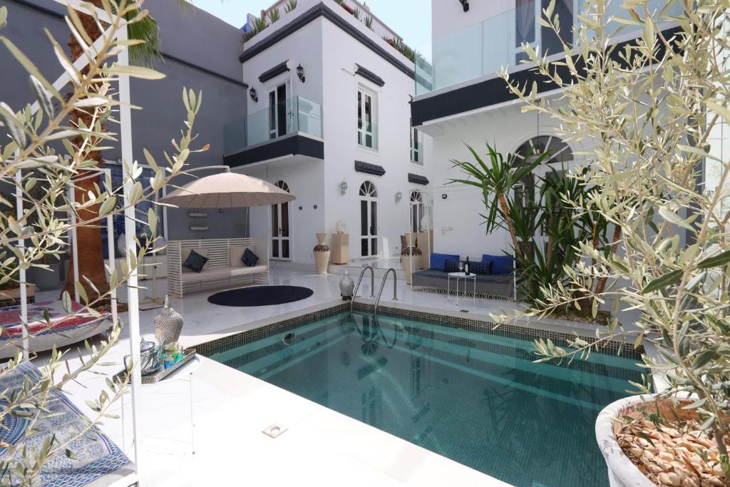 Bazén v ubytování Riad-283 - 5 chambres avec piscine - Marrakech nebo v jeho okolí
