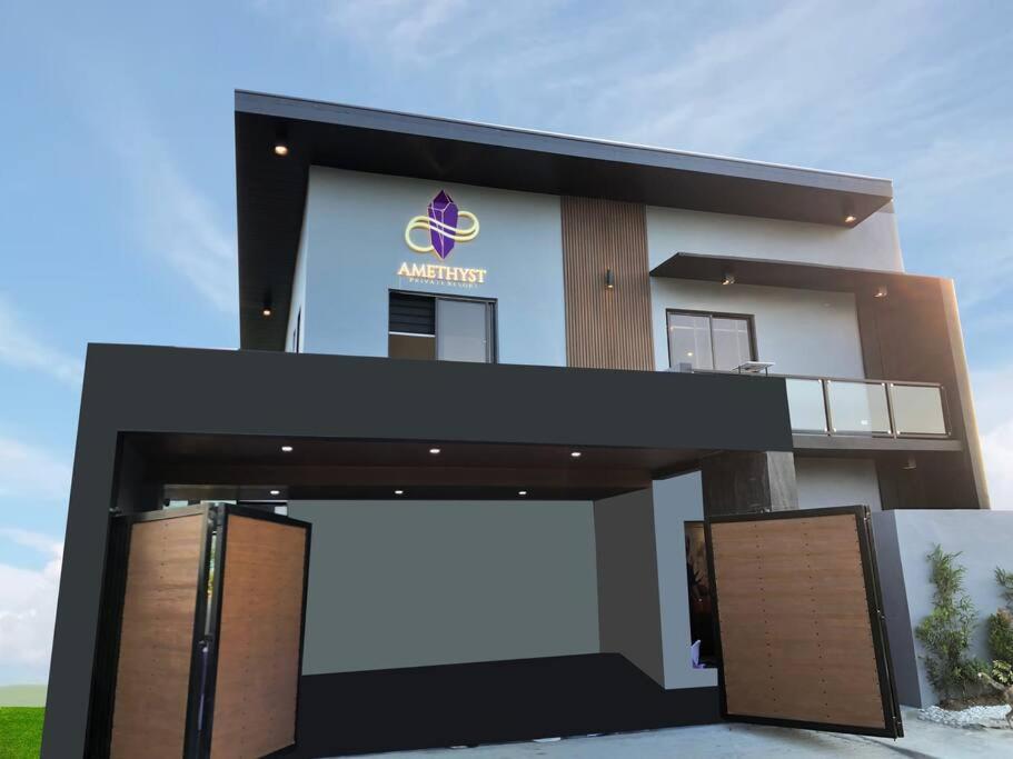 Vacation House in Laguna – AMETHYST PRIVATE RESORT