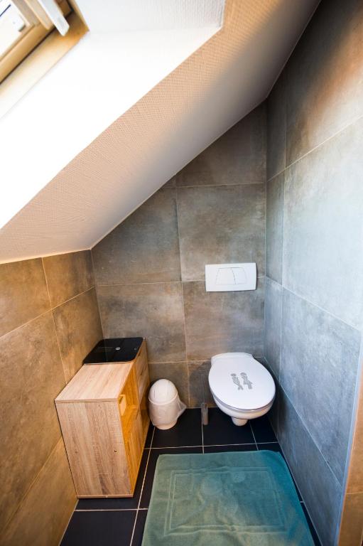 BIG MAMA with mobile aircon, free parking - 5