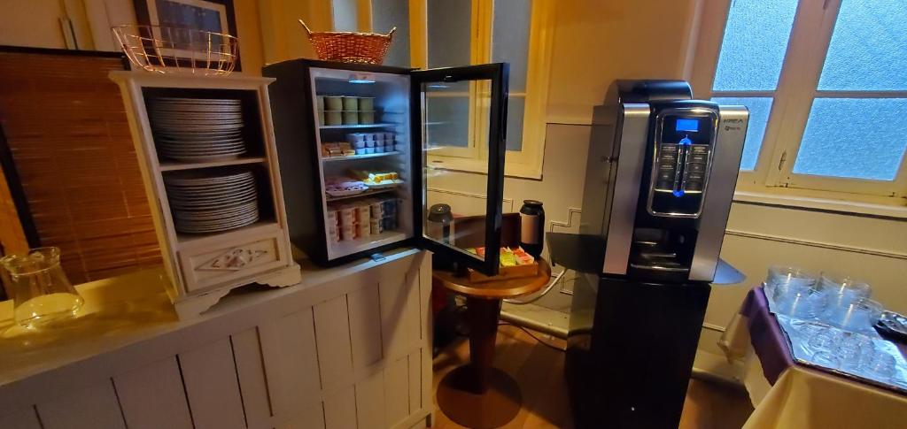 Kuchyň nebo kuchyňský kout v ubytování Hotel Bar Restaurant Saint Paul