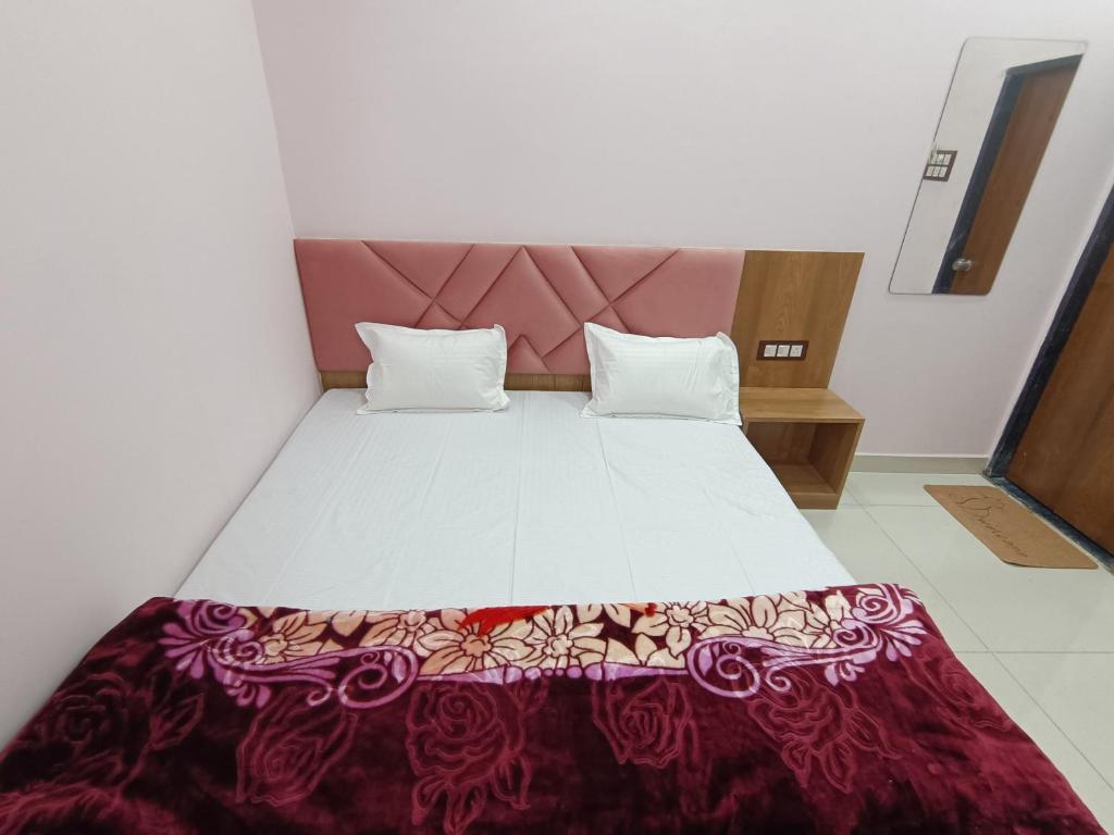 Kalptaru Home Stay Aff by MP TOURISM - Deluxe Double Room With Bath