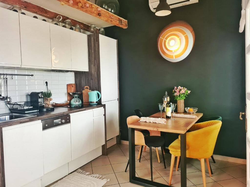 Kuchyňa alebo kuchynka v ubytovaní Grisia 26 Apartment
