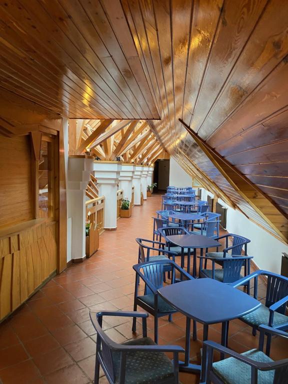 Restaurace v ubytování Global Apartmanház