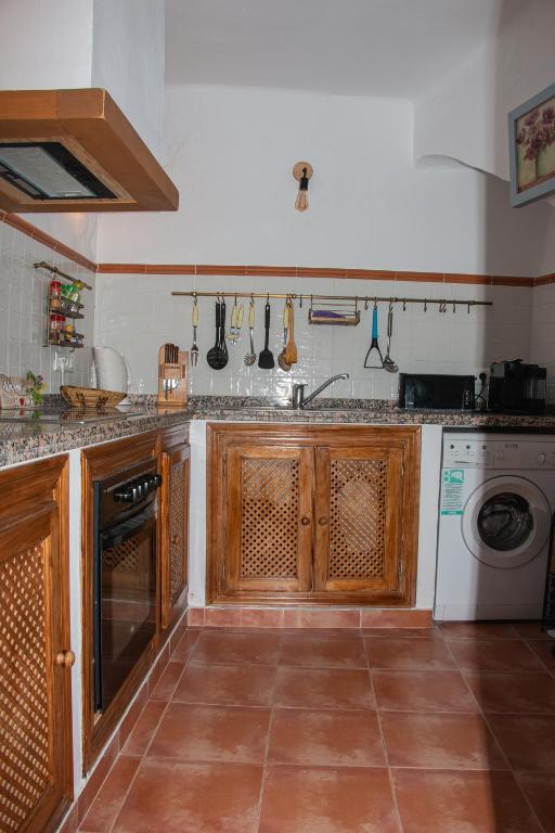 Kuchyň nebo kuchyňský kout v ubytování Acogedora Casa Rural en Olvera La Morada