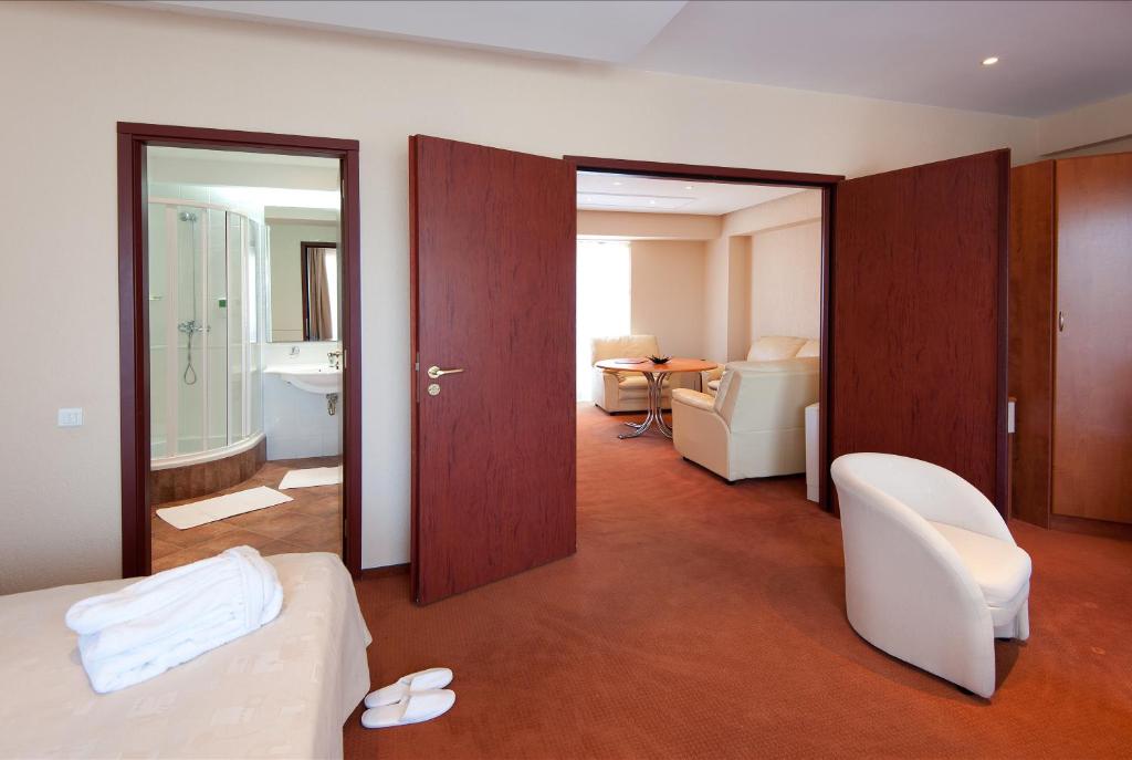 Koupelna v ubytování Cocor Spa Hotel