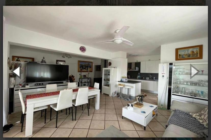 TV a/nebo společenská místnost v ubytování Villa ALCANAR PLATJA