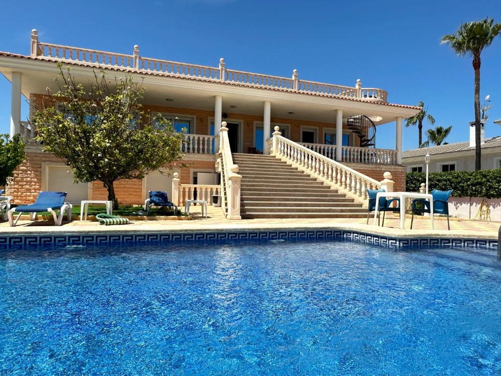 Bazén v ubytování Ferienwohnung Benidorm nebo v jeho okolí