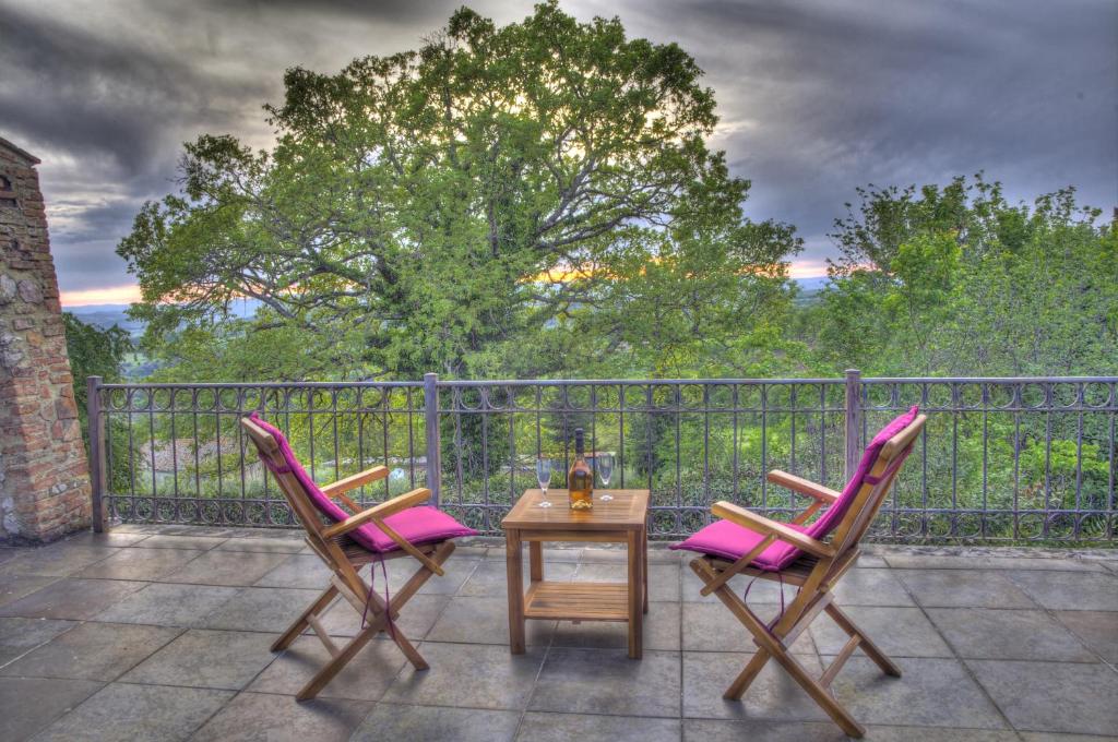 A balcony or terrace at Villa delle lucciole