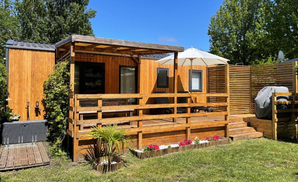 Photo de la galerie de l'établissement Mobil home 6 personnes climatisé camping 5 étoiles Biscarosse Lac, à Biscarrosse