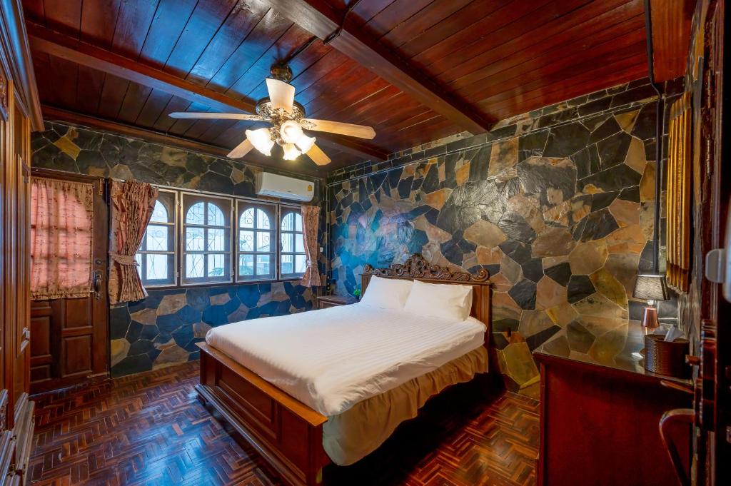 Blue Dream Guesthouse - Chambre Lit Queen-Size Avec Balcon