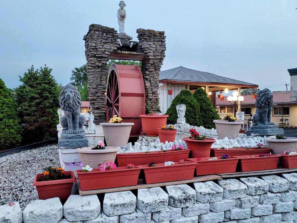 Fotografie z fotogalerie ubytování Woodland Inn v destinaci Niagara Falls