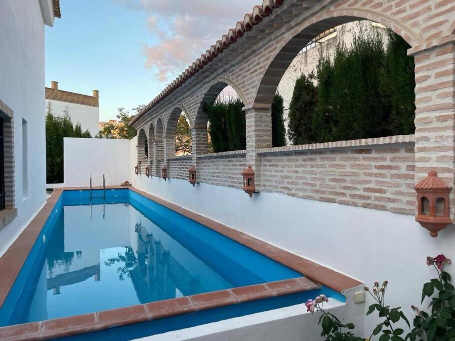Bazén v ubytovaní - Preciosa casa con Piscina - Cerca del centro alebo v jeho blízkosti