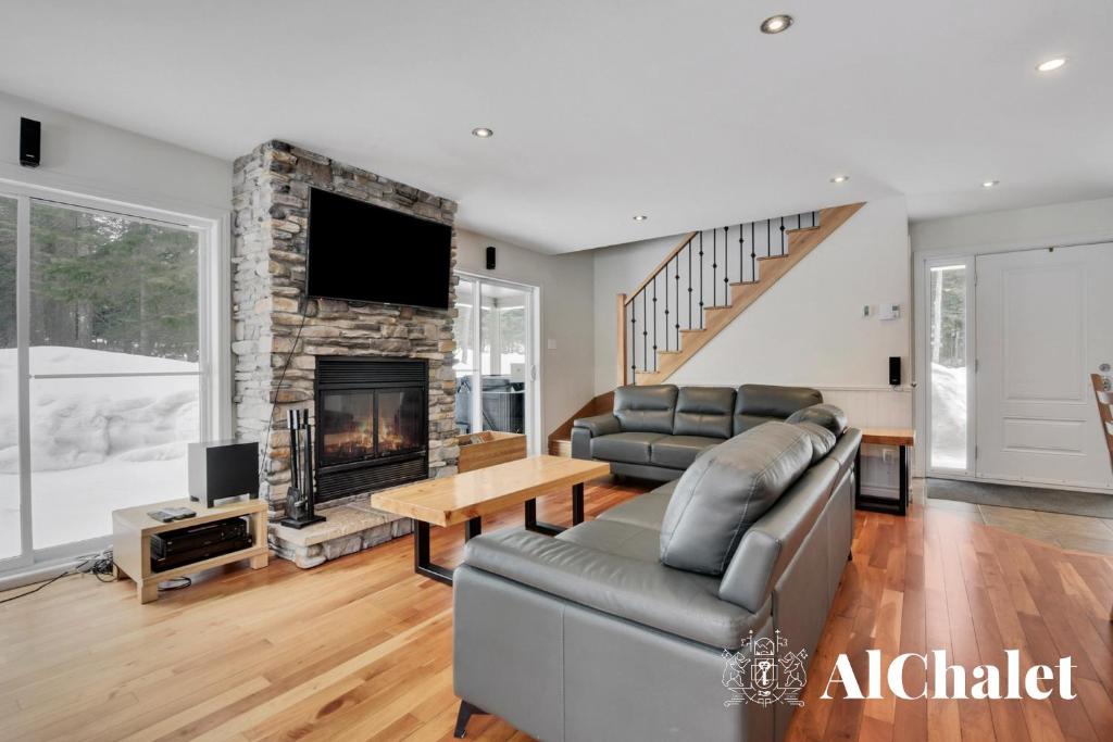 Le Refuge de la saintemonique, PetiteRivièreSaintFrançois Updated