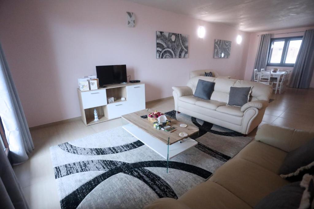 Captivating 2-Bed House in Casarano