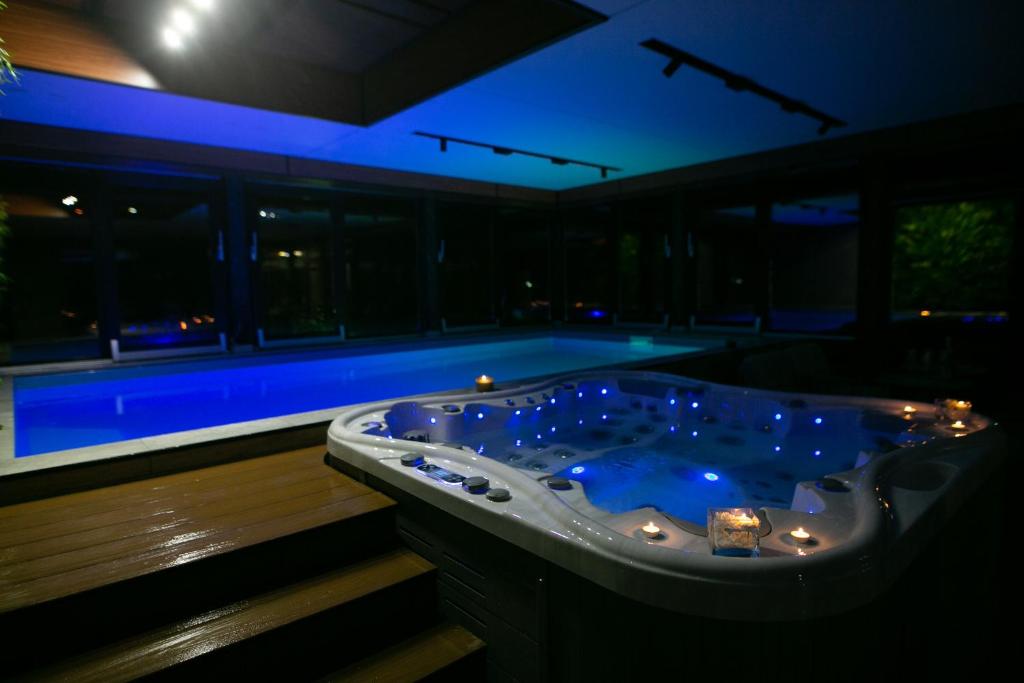 Bazén v ubytování Shelter Apart Hotel nebo v jeho okolí