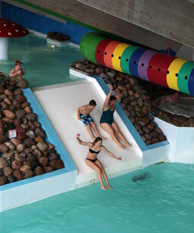 Bazén v ubytování Dancamps Nordsø Water Park nebo v jeho okolí